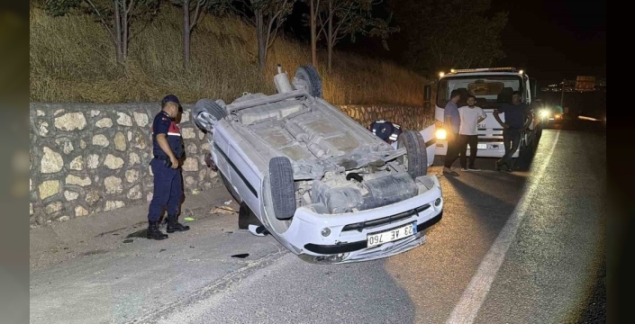 Adıyaman'da kan donduran kaza: Otomobil takla attı, 2 kişi yaralı