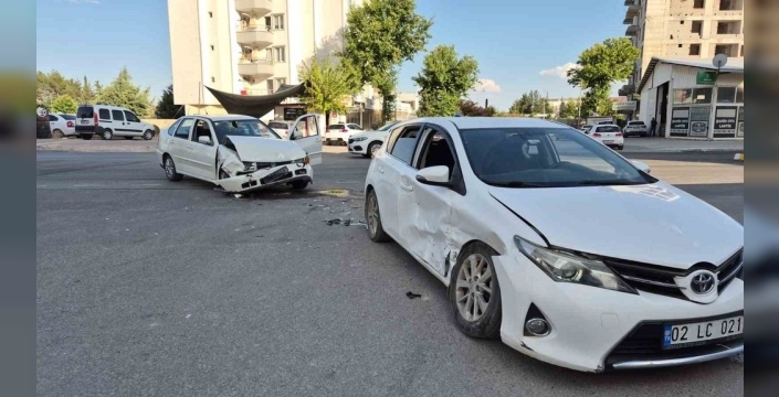 Adıyaman'da trafik faciası: 3 yaralı, 1'i yoğun bakımda