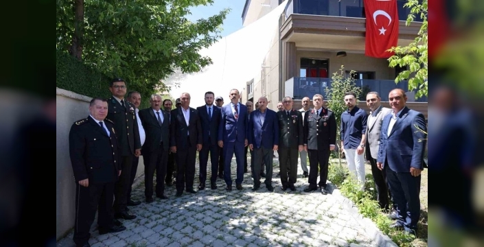 Ağrı'da 15 Temmuz'un 10. yılı şehitlik ziyareti ve gazi ailesiyle buluşma