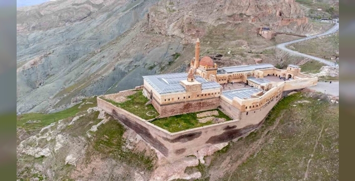 Ağrı, doğa ve tarih turizmiyle dört mevsim ilgi çekiyor