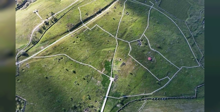 Ahlat'taki tarihi mezarlık, gökyüzünden adeta büyüledi