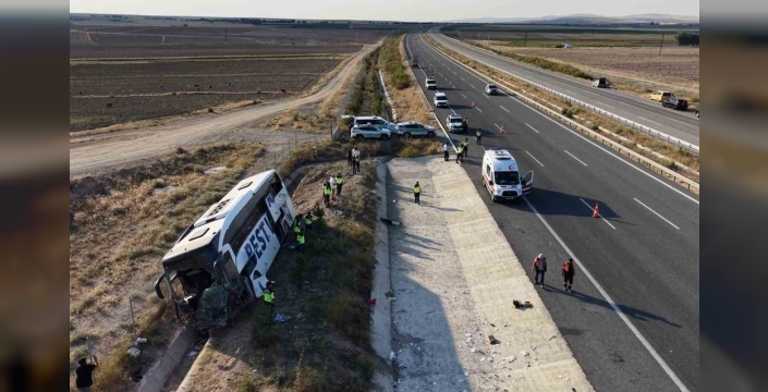 Aksaray'da yolcu otobüsü şarampole devrildi: 44 kişi yaralandı