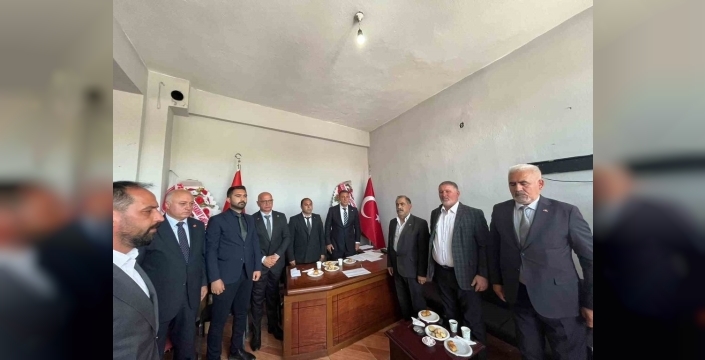 Akyaka MHP'de bayrak değişmedi: Erhan Aktaş yeniden ilçe başkanı