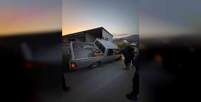 Alanya'da ehliyetsiz sürücüyle kaza: 2 yaralı