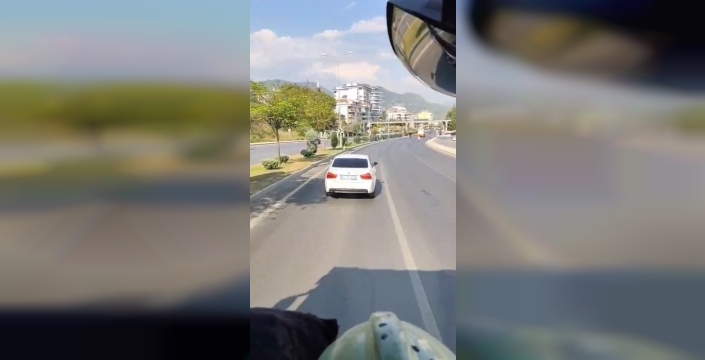 Alanya'da itfaiyeye yol vermeyen sürücüye 46 bin TL ceza kesildi