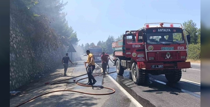 Alanya'dan dönen ailenin otomobili alev alev yandı, faciadan dönüldü