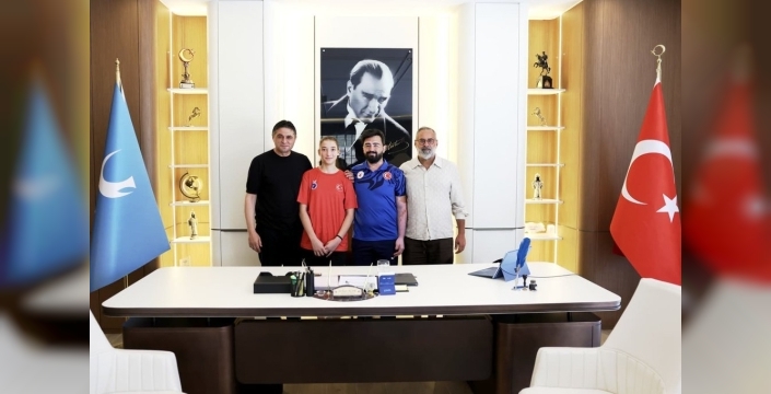 Aliağalı Merve Nisa Mızrak, taekwondo podyumunda Türkiye'yi gururlandıracak