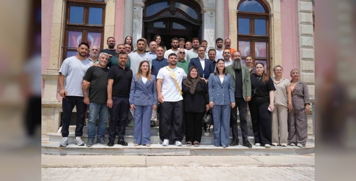 Altın kemerli pehlivan Erkan Taş'tan tarihi açıklama: 'Hayalimi gerçekleştirdim, şimdi hedefim kalıcılık!