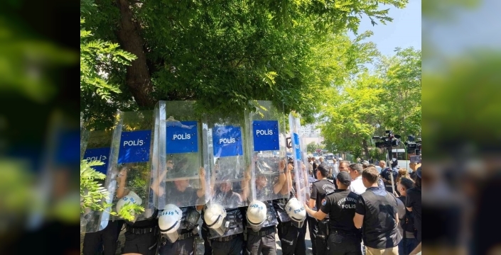 Ankara'da NATO karşıtı eyleme polis müdahalesi: Çok sayıda gözaltı