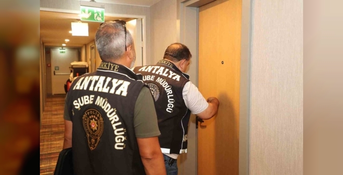 Antalya'da günübirlik konaklama ve araç kiralama denetimi yapıldı