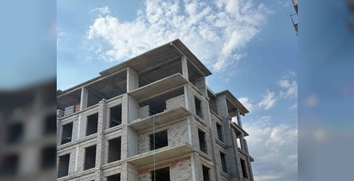 Antalya'da inşaat kazası: Beton blok altında kalan işçi hayatını kaybetti