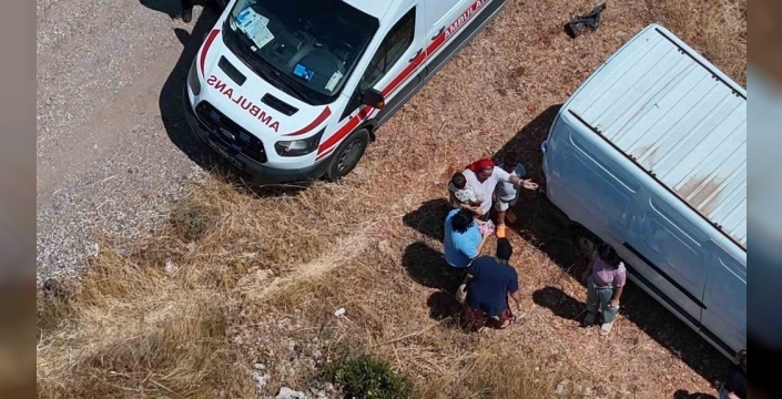 Antalya'da inşaat malzemeleri barakası yangında kül oldu