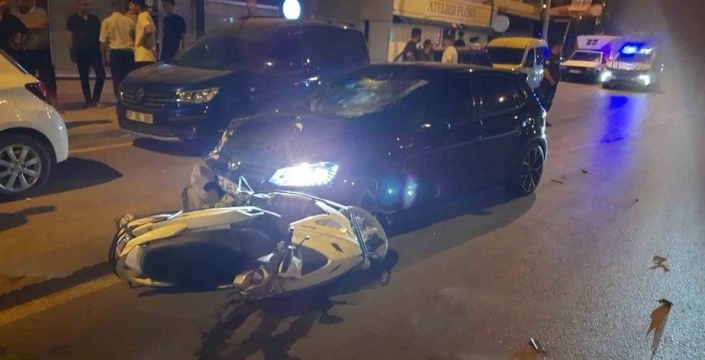 Antalya'da kırmızı ışık ihlali kazaya yol açtı: Motosiklet sürücüsü ağır yaralı