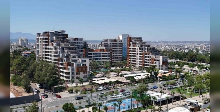 Antalya'da rezidans sakinleri isyanda: 20 bin TL aidat ve 100 bin TL ek ödeme krizi yargıya taşındı!