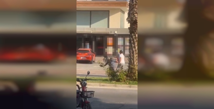 Antalya'da şok kavga: Yaşlı adam yere serildi, taksicinin ehliyeti iptal!