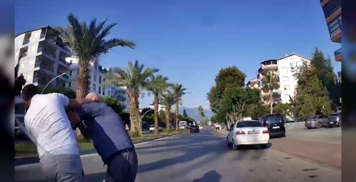 Antalya'da yaşlı adamın kavgası sosyal medyada gündem oldu