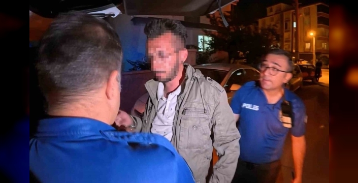Araç park yeri kavgası alev aldı: Kamyoneti kundaklamak isterken suçüstü yakalandı
