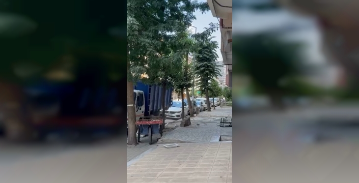Avcılar'da yıkım bahanesiyle ortalığa saçılan tehlike