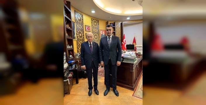 Avrupa şampiyonluğu kupası MHP lideri Bahçeli'ye takdim edildi