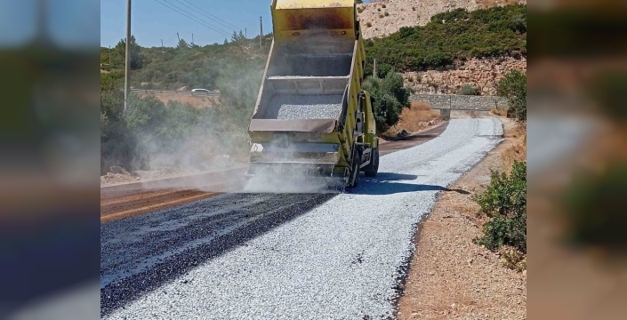 Aydın Büyükşehir, 17 ilçede yol çalışmalarına hız kesmeden devam ediyor