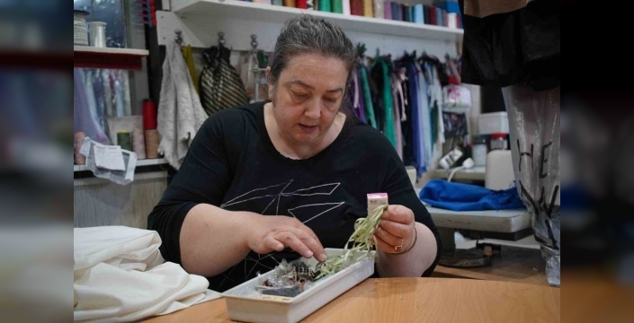 Babası vefat edince gelinlik dikmeye başladı: 34 yılın hikayesi