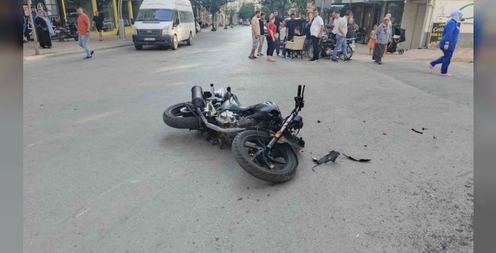 Bafra'da kavşak kabusu: Motosikletli genç hayatından oldu