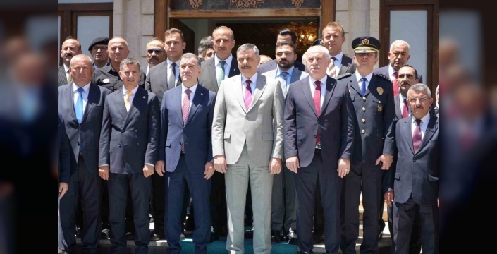 Bakan Çiftçi Bayburt'ta: Esnaf Ziyareti ve Siyasi Buluşma
