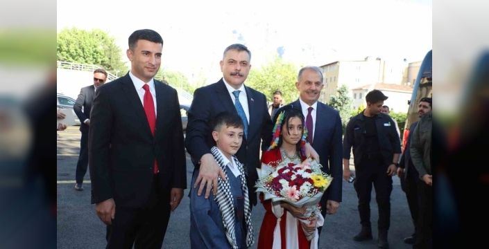 Bakan Çiftçi Hakkari'de temaslarda bulundu