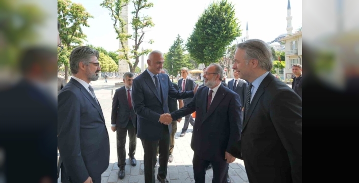 Bakan Ersoy'dan ilim ve medeniyet buluşması: Üniversite vizyonu masada