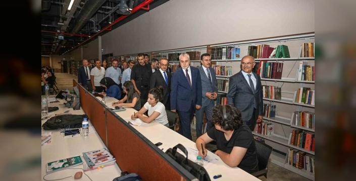 Bakan Işıkhan, Malatya Büyükşehir Belediyesi'ni ziyaret etti