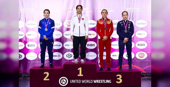 BARÜ güreşçileri Avrupa'dan eli boş dönmedi: 1 altın, 1 bronz!