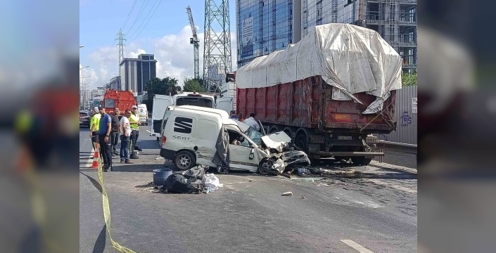 Basın Ekspres'te ölümcül kaza: Zincirleme çarpışma bir can aldı