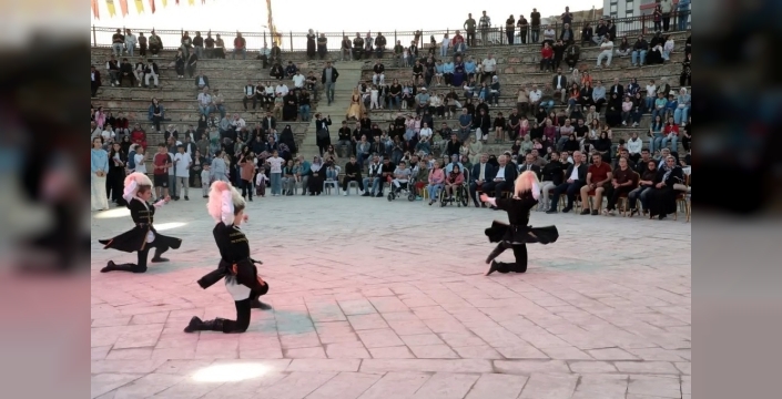 Bayburt’ta 30. Dede Korkut Şöleni: Dünya Dansları Yeni Şehir Parkı’nı Salladı!