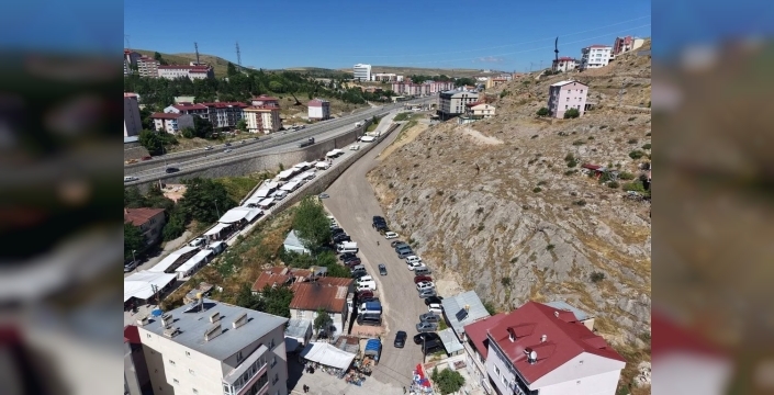 Bayburt'ta kapalı halk pazarı otoparkı hizmete girdi