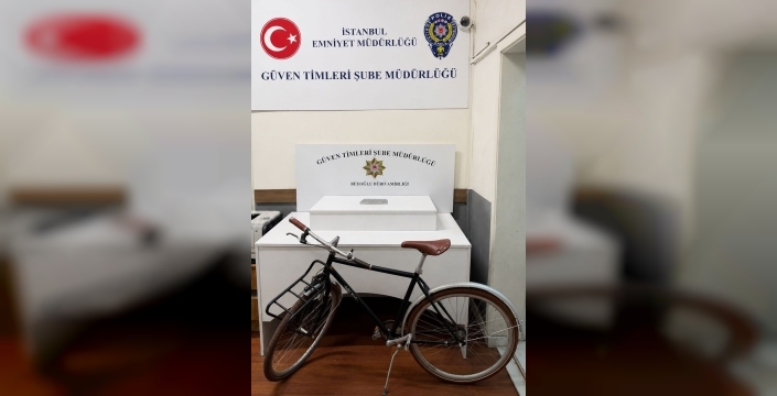 Beyoğlu'nda bisiklet çalan hırsız, kamerada tespit edildi