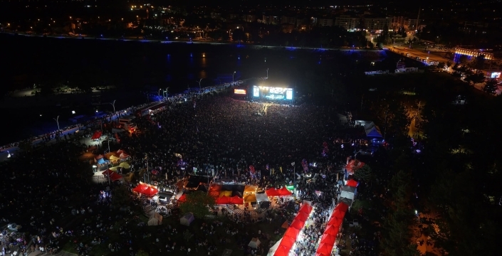 Beyşehir'de ünlüler geçidi