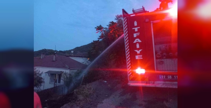 Bilecik'te yerleşim yeri yakınındaki yangın paniğe neden oldu