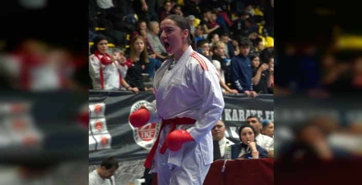 Bilecik'ten bir altın madalya: Tuğba Çürük Türkiye Karate Şampiyonası'nda zirvede!