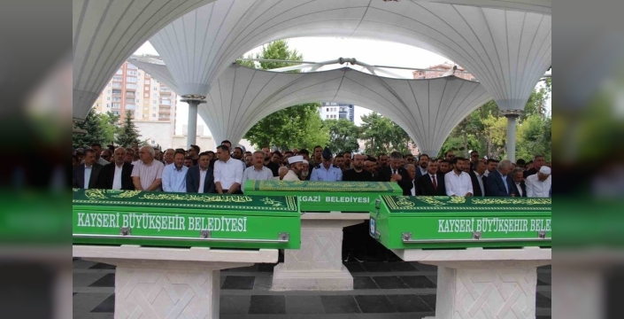 Bisikletten düşerek hayatını kaybeden müdür, son yolculuğuna uğurlandı