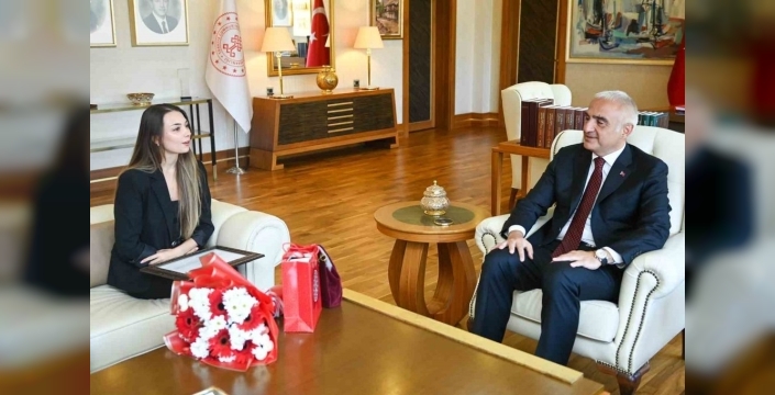 Bolşoy Tiyatrosu'nda tarih yazan Türk balesi: Nilay Tahiroğlu'ndan büyük başarı