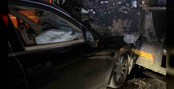 Bolu'da lüks SUV'un tıra arkadan çaptığı dehşet: Sürücü araçta sıkıştı, kurtarıldı