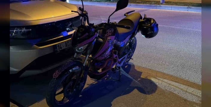 Bolu'da motosiklet otomobille çarpıştı, sürücü yaralandı