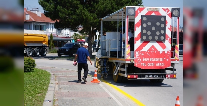 Bolu yolları nefes alıyor: Çizgiler yenileniyor, güvenlik artıyor!