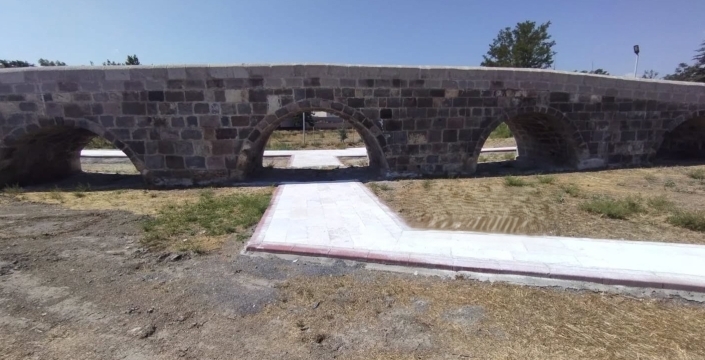 Bu beş gözlü tarihi köprünün yapılış amacı çok farklı