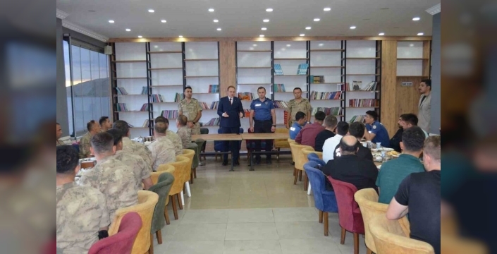 Bulanık'ta görev süresi dolan güvenlikçilere duygusal veda