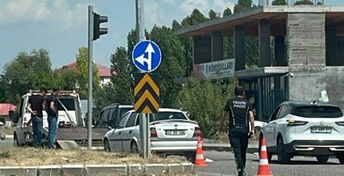Bulanık'ta trafikte korku dolu anlar: Üç kişi yaralandı