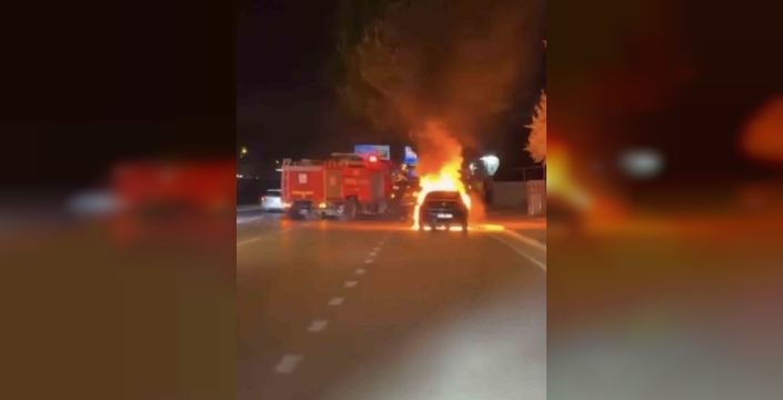 Bursa'da alev alan otomobil, sanayi caddesini savaş alanına çevirdi!
