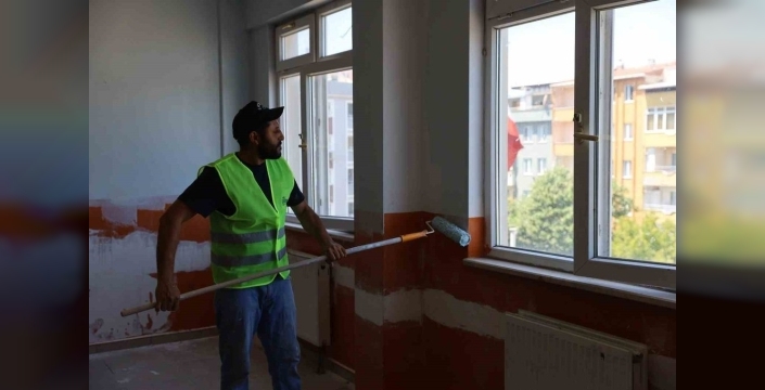 Bursa okullarına neşter: Eğitim yuvaları Büyükşehir ile yenileniyor!