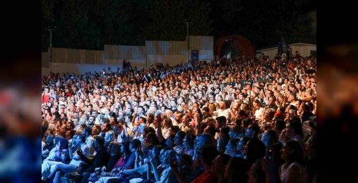 Bursa'yı Derya Bedavacı konseriyle coşku sardı