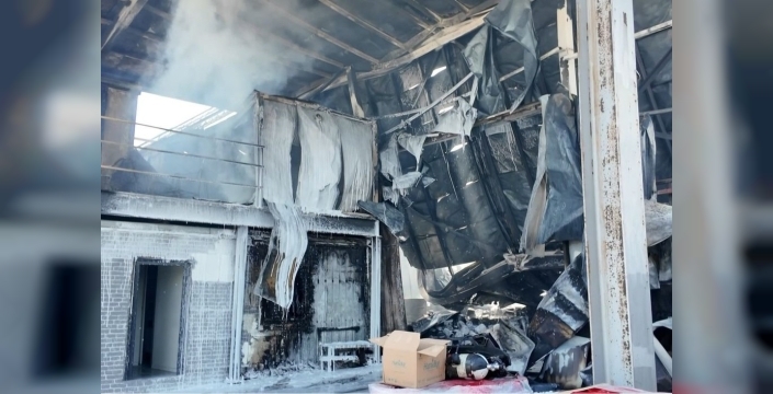 Çatalca'da kimyasal madde dolu iş yerinde yangın: Yaralı var